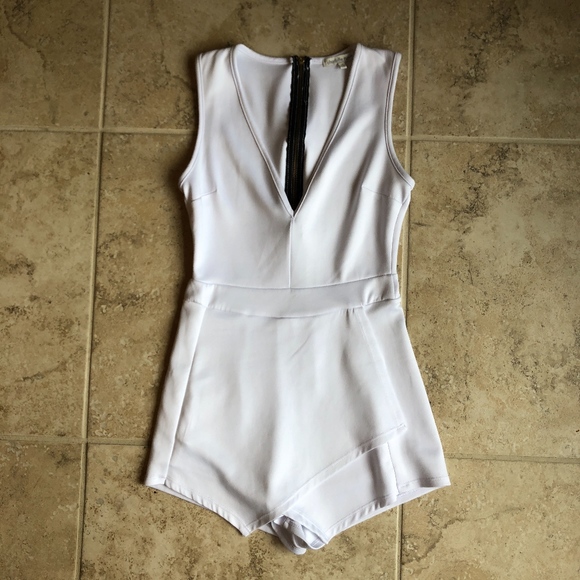 Charlotte Russe Pants - EUC Charlotte Russe Deep V Envelope Romper